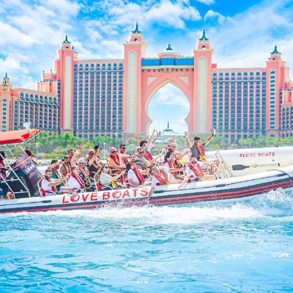 90-Min Sightseeing Speedboat Cruise With Photo Stops