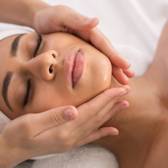 Buy Glowing Skin Awaits With 30 0r 60-Min De-Tan Cleanups & Hydrafacial Now at Special Price in QatarMegaDeals.com Glowing Skin Awaits With 30 0r 60-Min De-Tan Cleanups & Hydrafacial Luca Stoppony Dubai UAE