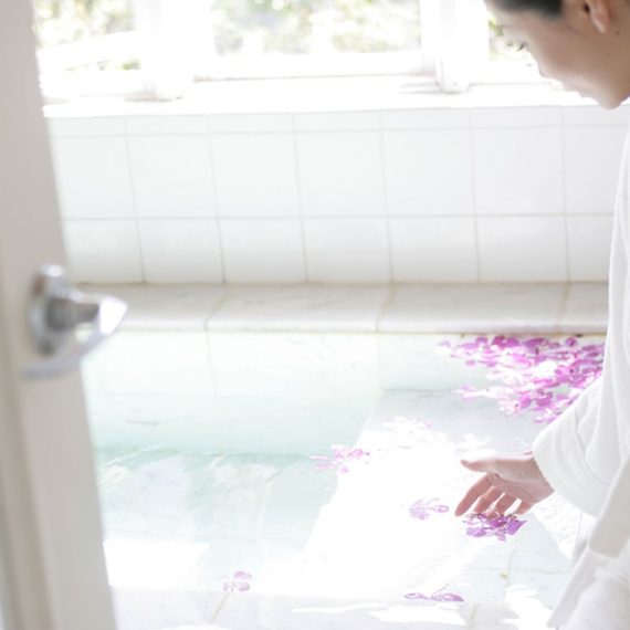 Buy 40-Minute Moroccan Bath Now at Special Price in QatarMegaDeals.com 40-Minute Moroccan Bath Herz Beauty Salon Dubai UAE