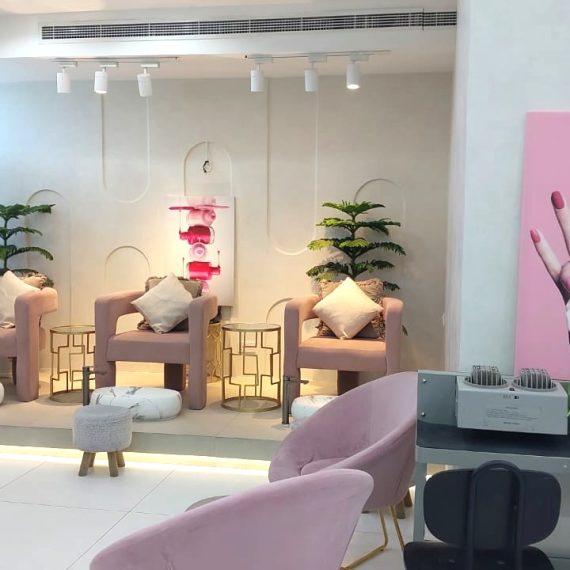 Classic Manicure & Pedicure W Normal Color