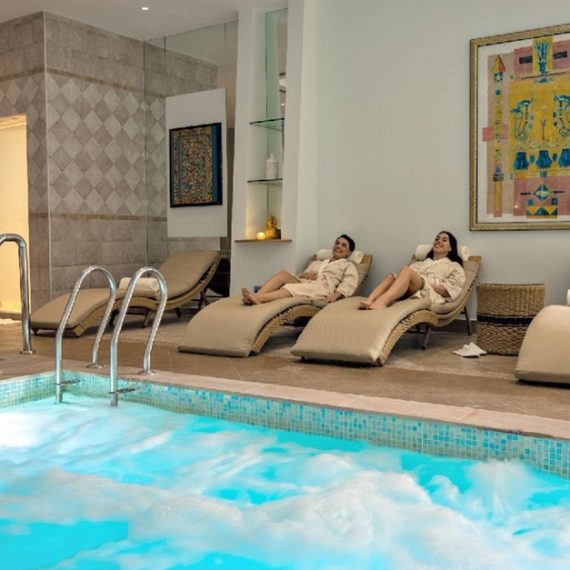 Luxury Spa Experience With Aromatherapy