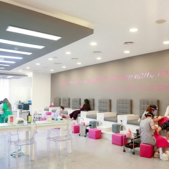 Get Full Set Soft Gel Or Acrylic/Hard Gel Nails W Long-lasting Shine Blo Out Beauty Bar - Jumierah Dubai UAE