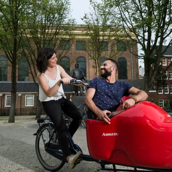Amsterdam: Guided Bike Tour Sightseeing and Tours