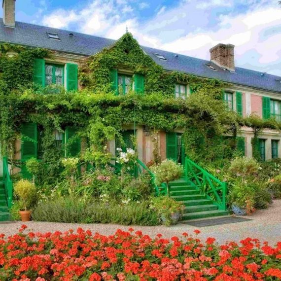 Half Day Trip Guided Tour of Giverny Monet's Gardens from Paris with transportation Sightseeing and Tours